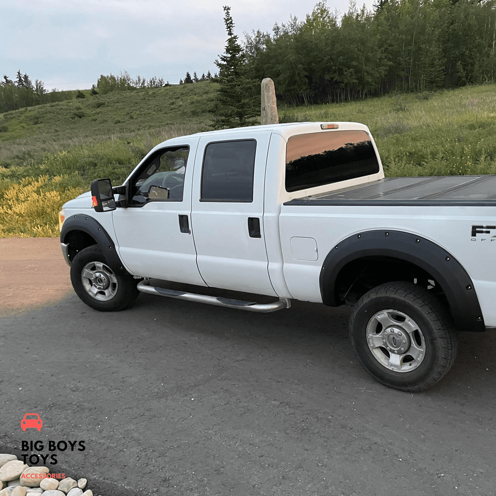 Ford F250 left side from back